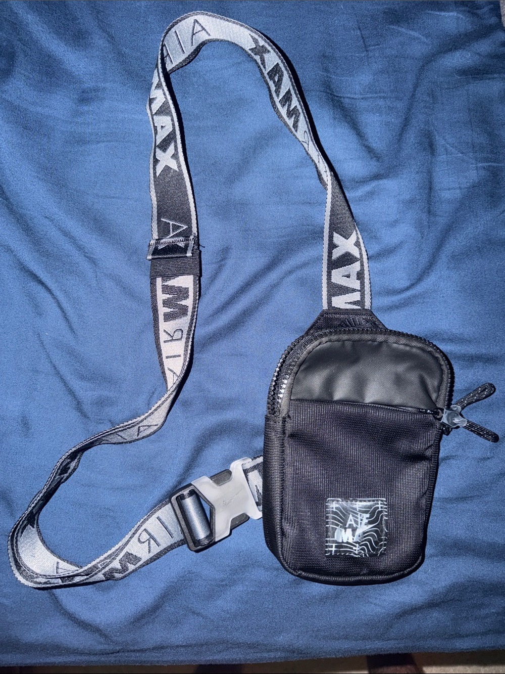 Nike Cross Body Black Crossbody Bag